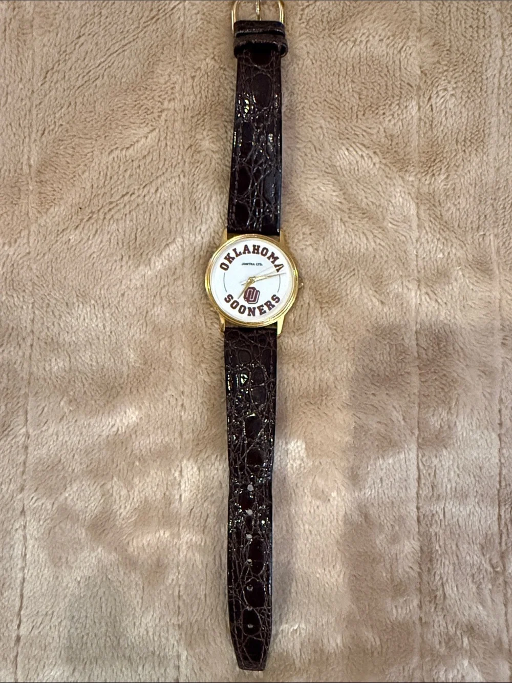 Oklahoma Sooners Women's Gold-Tone Watch with Brown Leather Strap